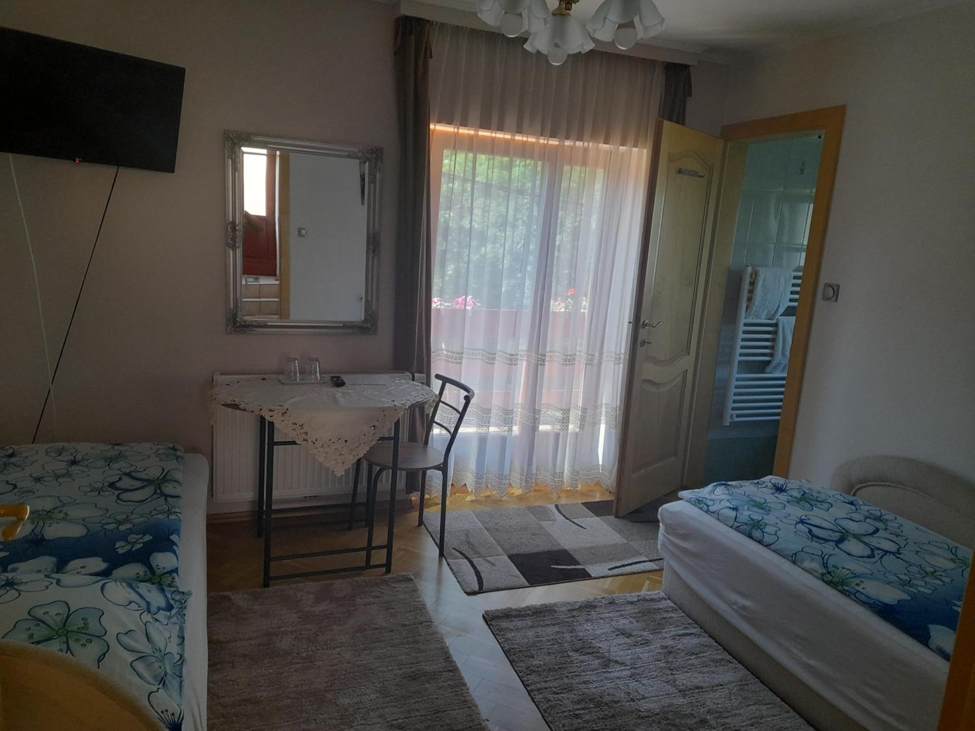 Aranyeso Vendeghaz Csorbai, Budapest